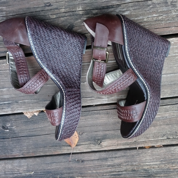 BANANA REPUBLIC women's Brown Leather Woven 5" Wedge Platform Sandals Heels 10. - Picture 5 of 7
